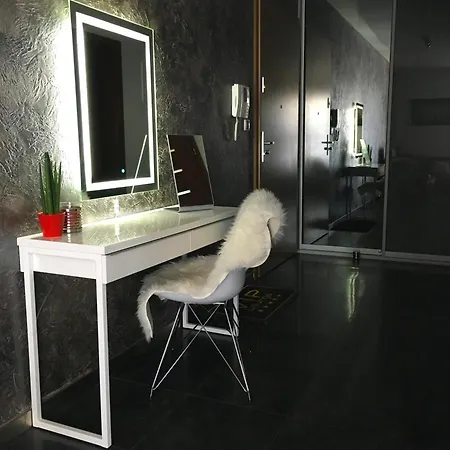 Aquarius Apartman *
